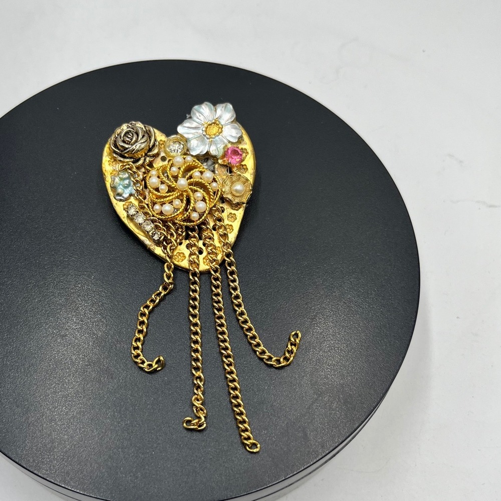 Avon Upcycled Vintage Heart Sweet Memories I love You Mixed Media Dangle‎ Brooch